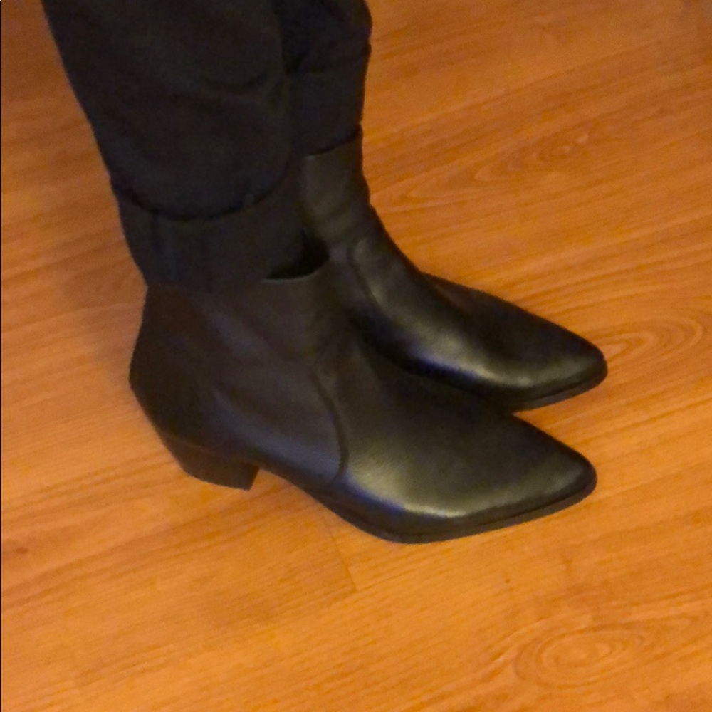 Leather black booties